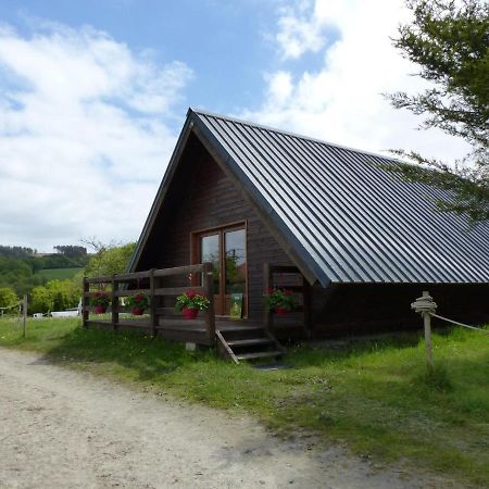 Chalet Familial Pres De Vichy, Terrasse, Animaux Acceptes - Fr-1-489-274 Le Vernet  ภายนอก รูปภาพ